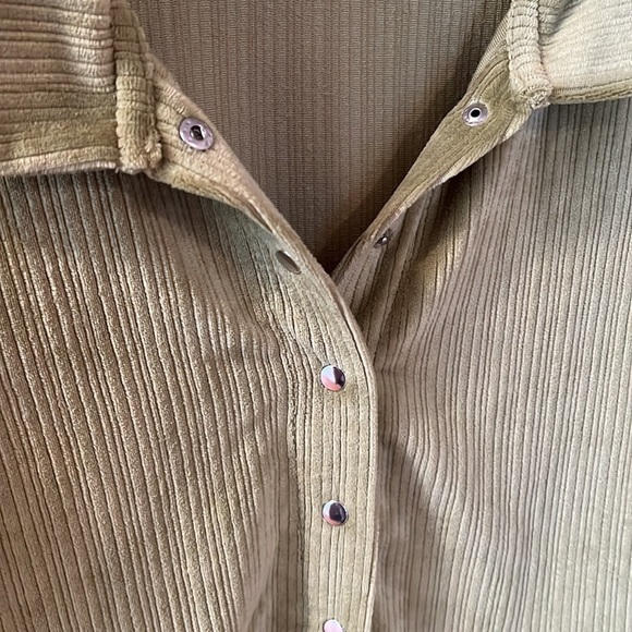 PAC CARES ribbed crop top - Picture 3 of 5